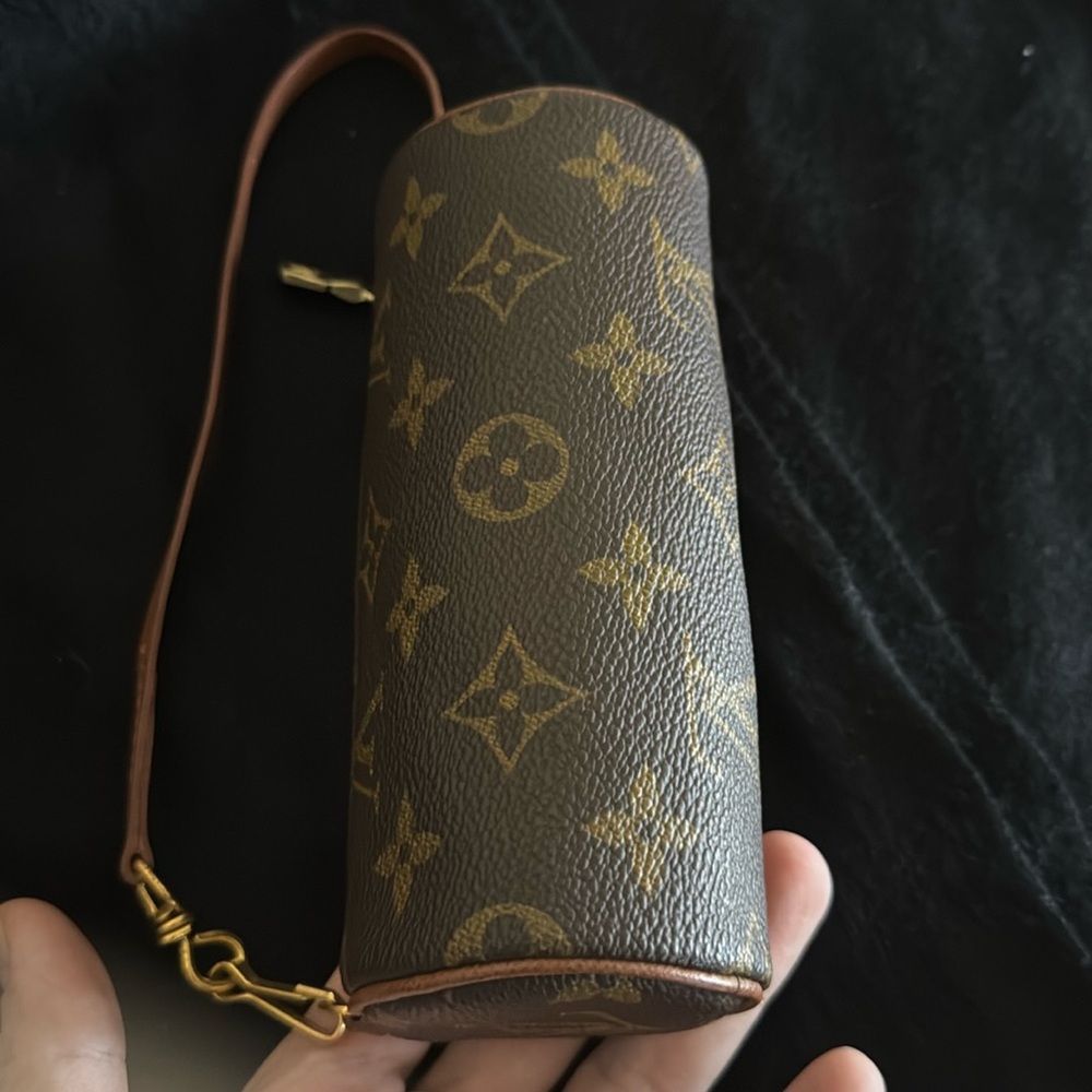Women’s or Men's Lou’s Vuitton Mini Papillion pochette w Monogram print. 10/10. - Picture 10 of 17